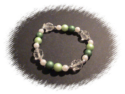 Perlen-Armband (grün/weiss)