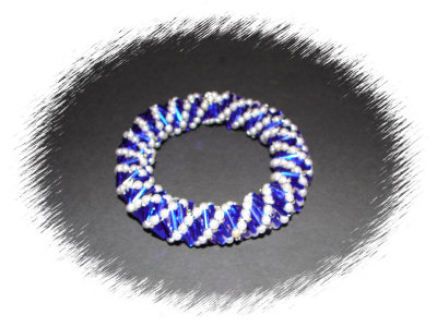 Spiralarmband blau/weiss