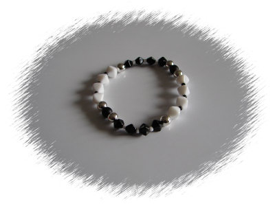 Armband Pyramide schwarz/weiss