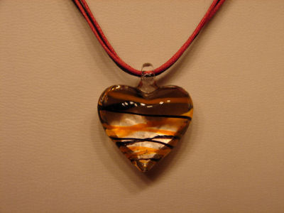 Halskette mit Murano Herz \"Stripes\" orange