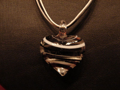 Halskette mit Murano Herz \"Stripes\" weiss