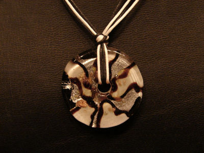 Halskette mit Murano Ring weiss